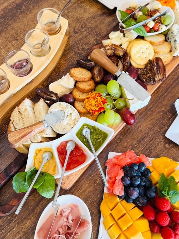 Honey Flight & Bites Tasting