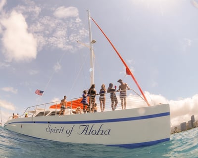 Waikiki Sunset Cocktail Cruise to Diamond Head