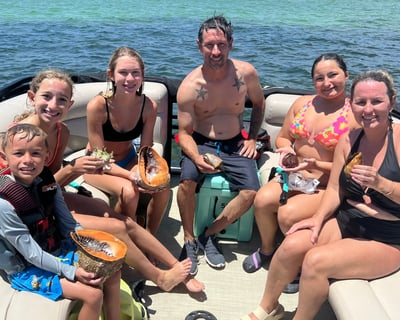 4-Hour Dolphin Snorkel and Shell Island Private Tour