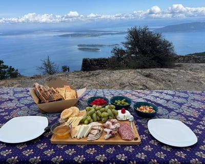 Mount Constitution Hike & Gourmet Picnic