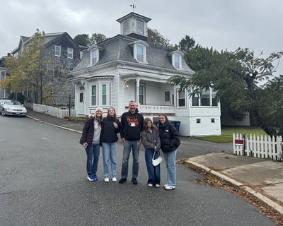 Hocus Pocus Movie Locations Guided Tour in Salem