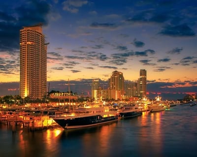 Explore Miami on a Sunset Champagne Sightseeing Cruise