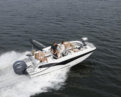 19' Boat Rental in Chelan