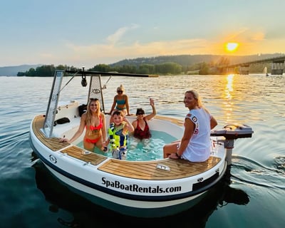 Hot Tub Boat Rental on Lake Coeur d'Alene
