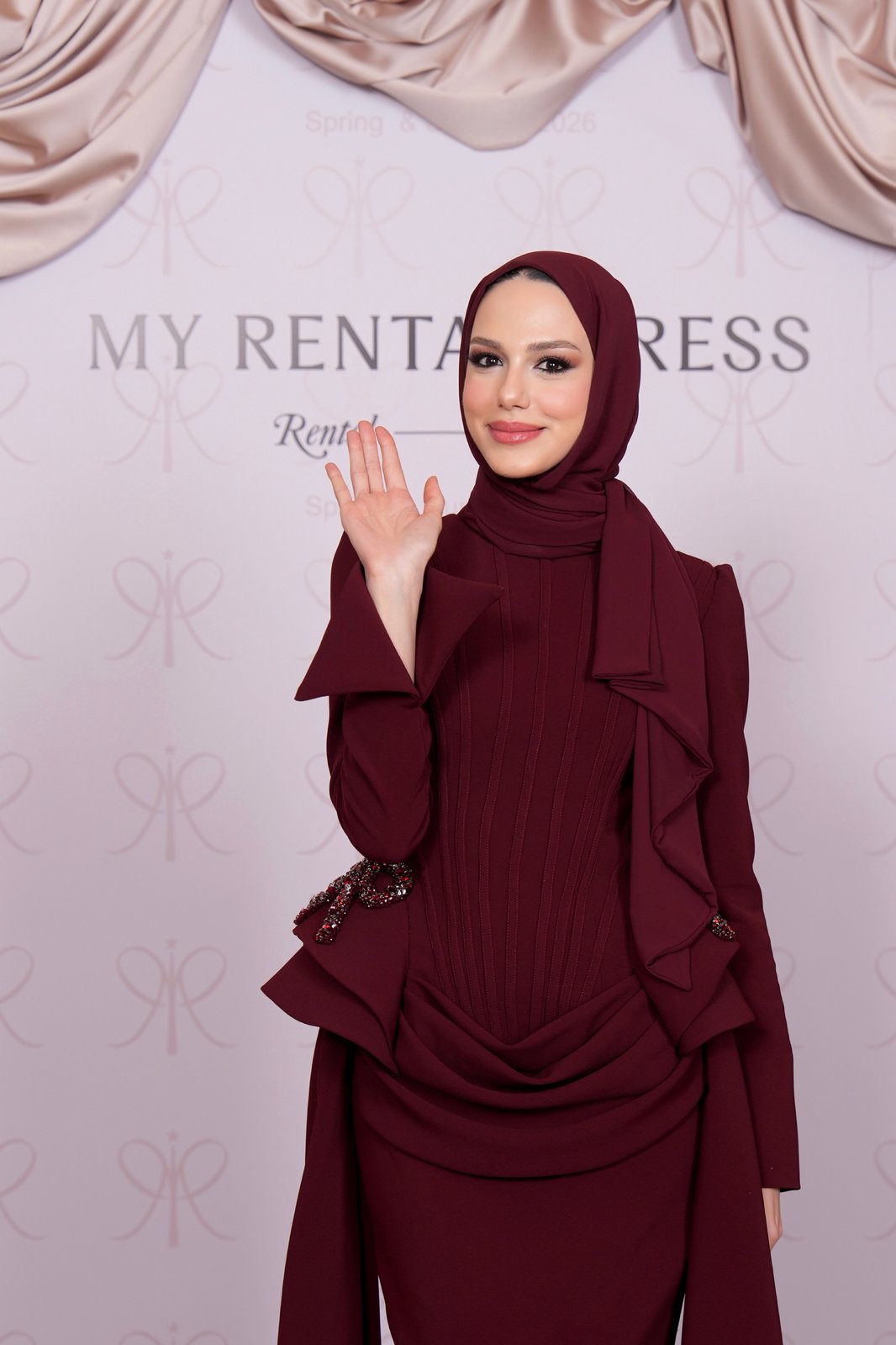 Scarlet Fiyonk Detaylı Elbise