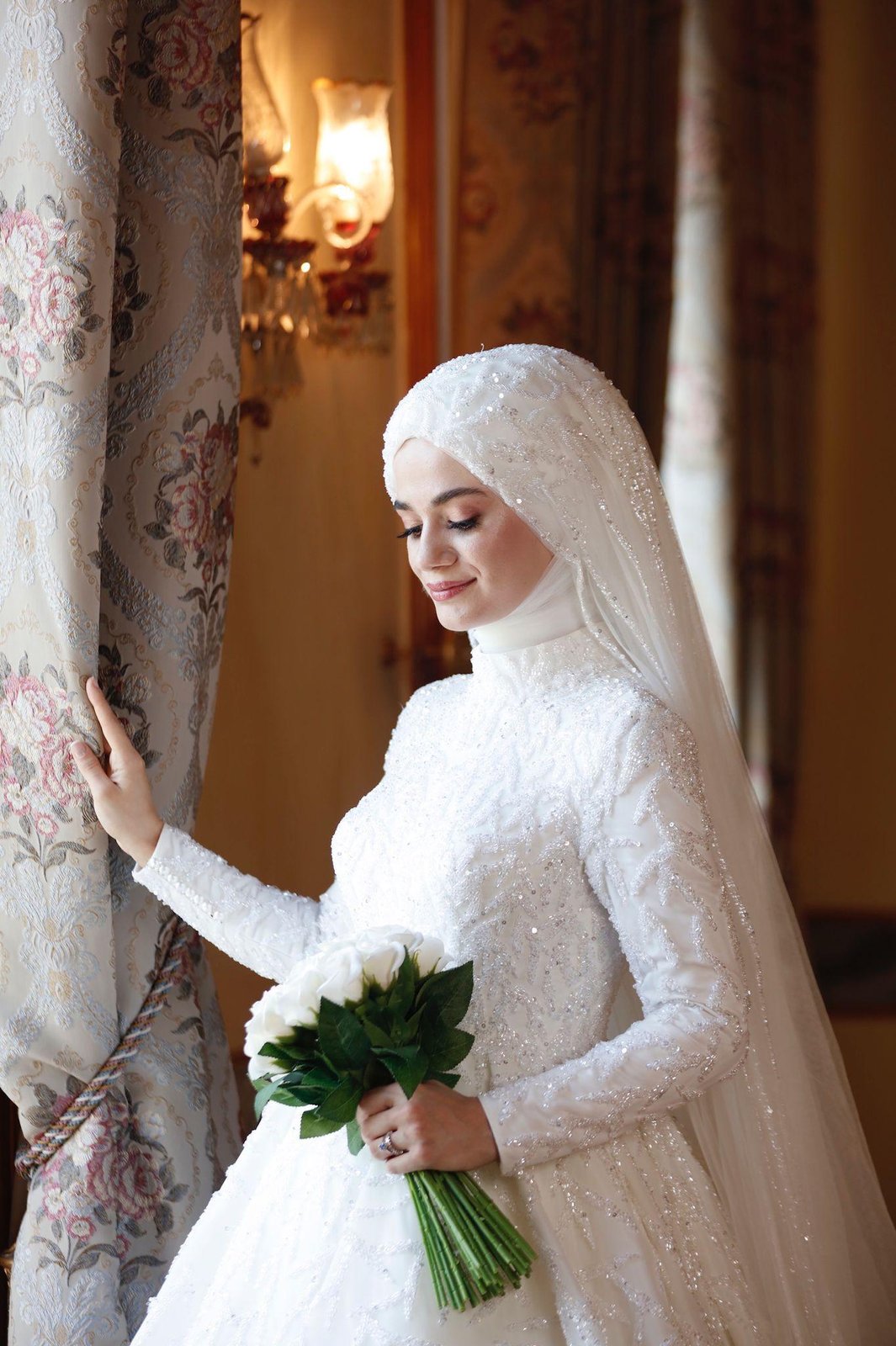 Lily Kasnak Gelinlik - Beyaz