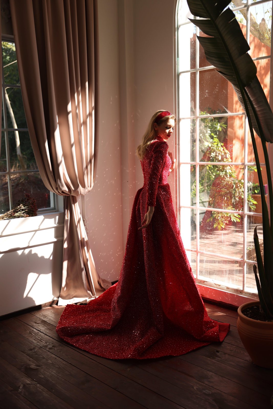 Margaret Kuyruklu Elbise - Kırmızı