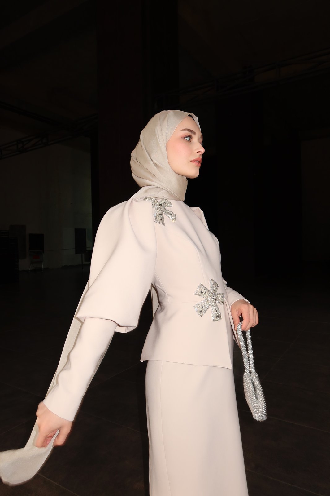 Velora Kasnak Detaylı Elbise - Ekru