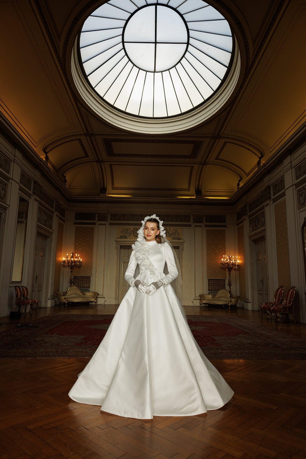 Toria Çiçek Detaylı Gelinlik - Beyaz