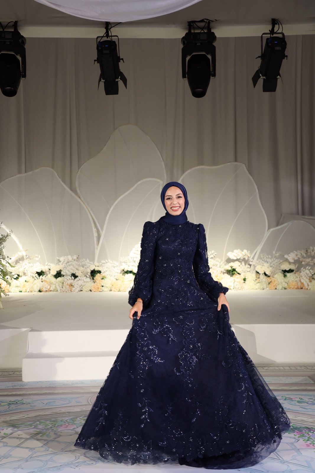 Azure Çiçek İşlemeli Elbise - Lacivert