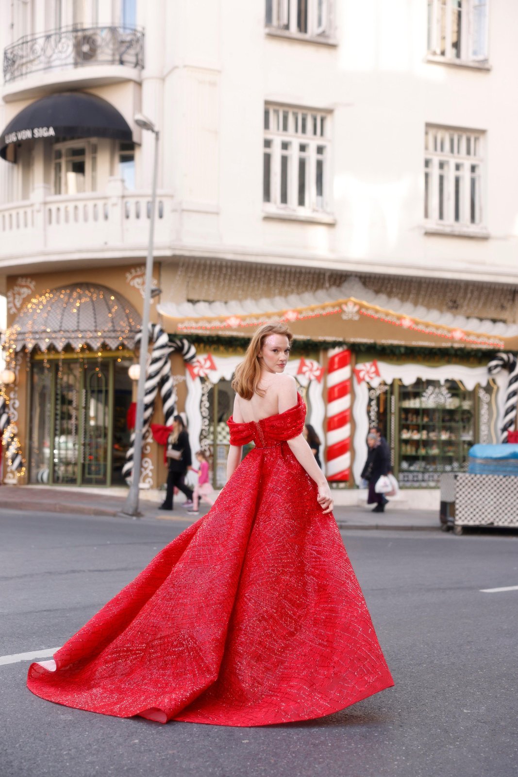 Pula Kuyruklu Elbise - Kırmızı