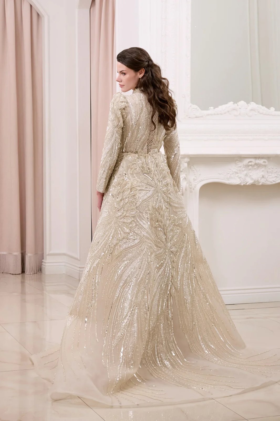 Nova Kuyruklu Elbise - Bej