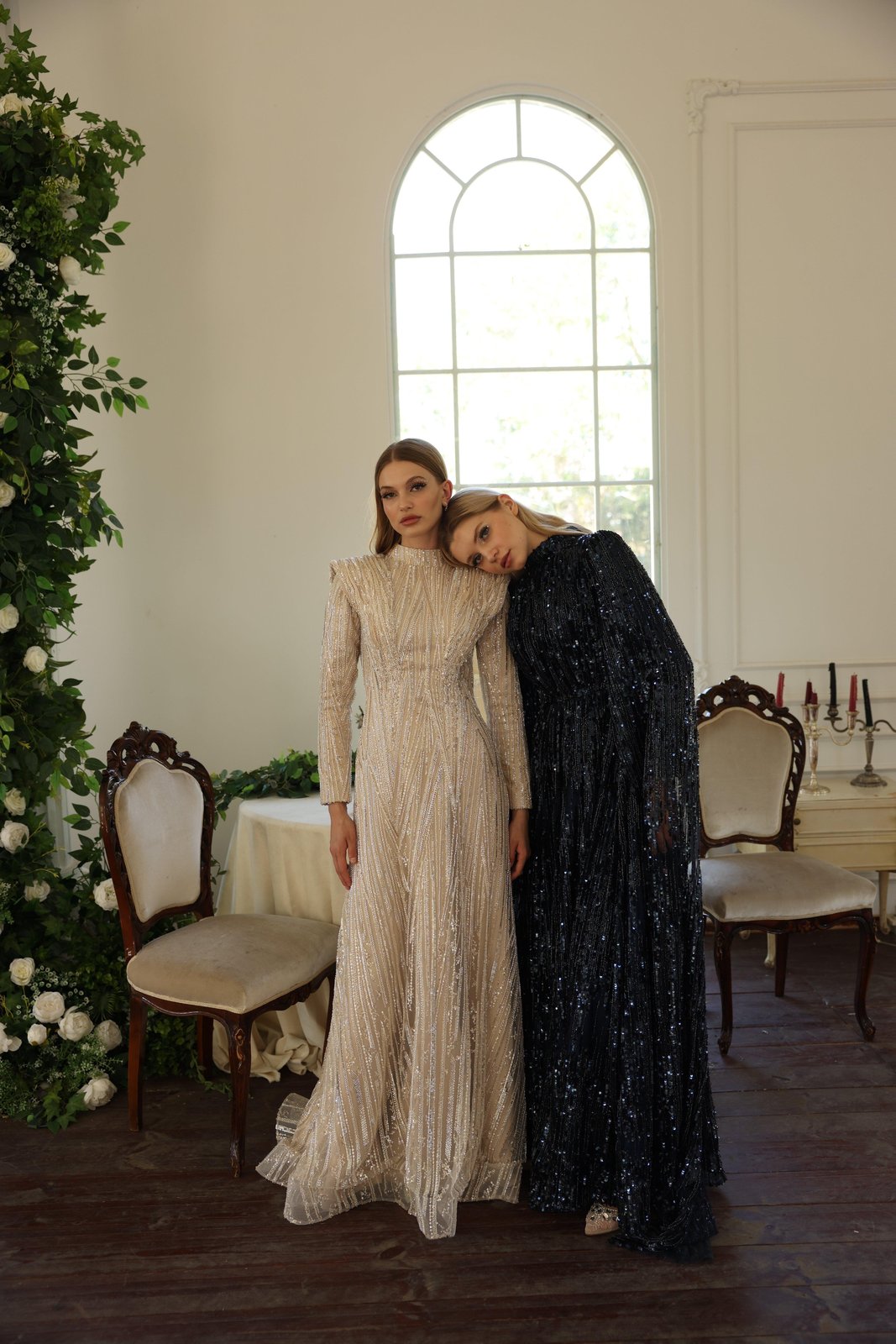 Loni İşlemeli Elbise - Bej