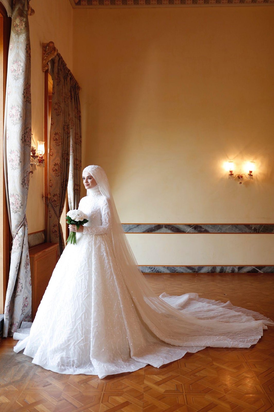 Lily Kasnak Gelinlik - Beyaz