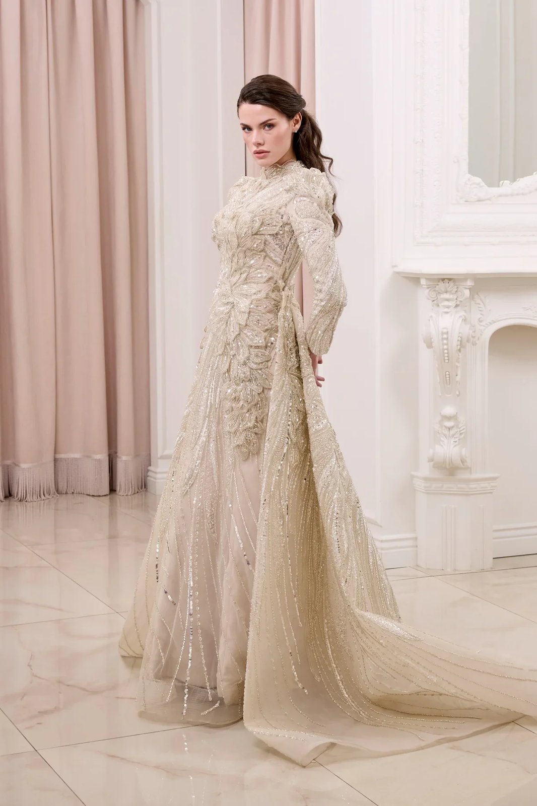 Nova Kuyruklu Elbise