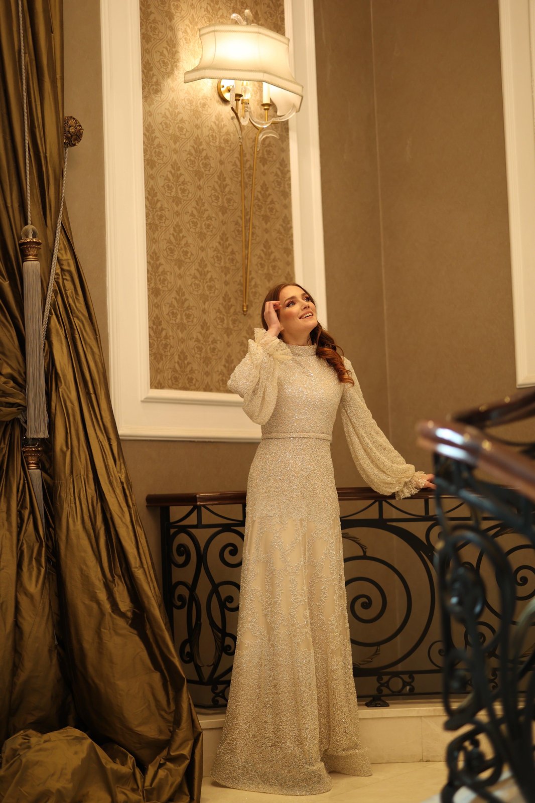 Elizabeth İşlemeli Elbise - Bej