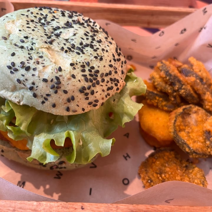 photo of Flower Burger jungle bbq shared by @cate111 on  09 Jul 2024 - review