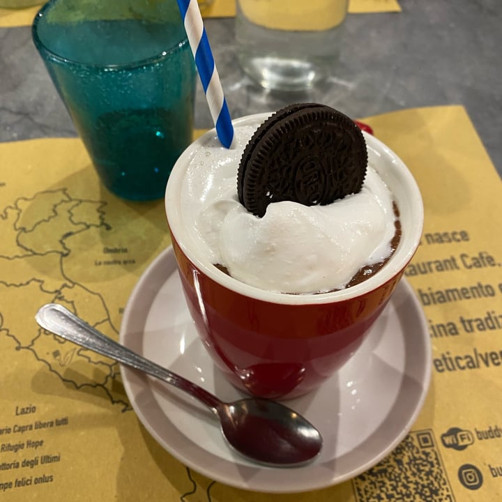 photo of Buddy Italian Restaurant Cafè cioccolata calda oreo shared by @baraldisveva on  06 Jan 2024 - review