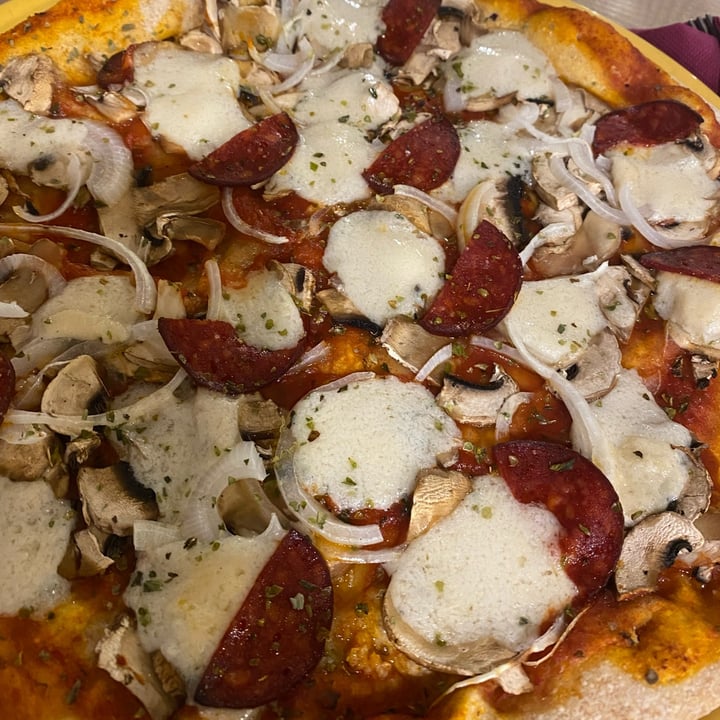 photo of Dolce Pizza y Los Veganos Pizza De Chorizo Vegano shared by @neil on  27 Dec 2023 - review