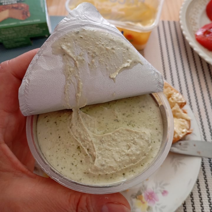 photo of Green Heart Bärlauch Bio-Frischecreme shared by @gwenda on  24 Aug 2025 - review