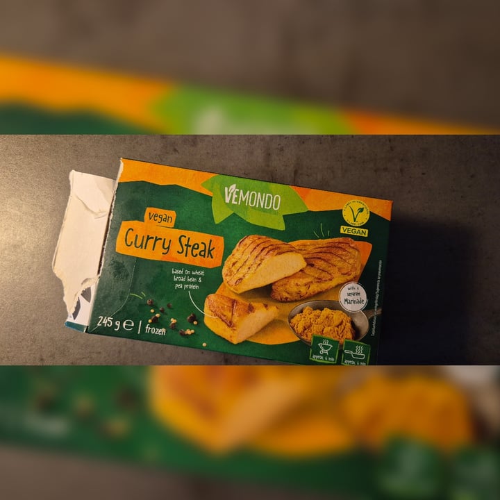 photo of Vemondo Vegan curry steak shared by @robinsorbom on  11 Oct 2025 - review