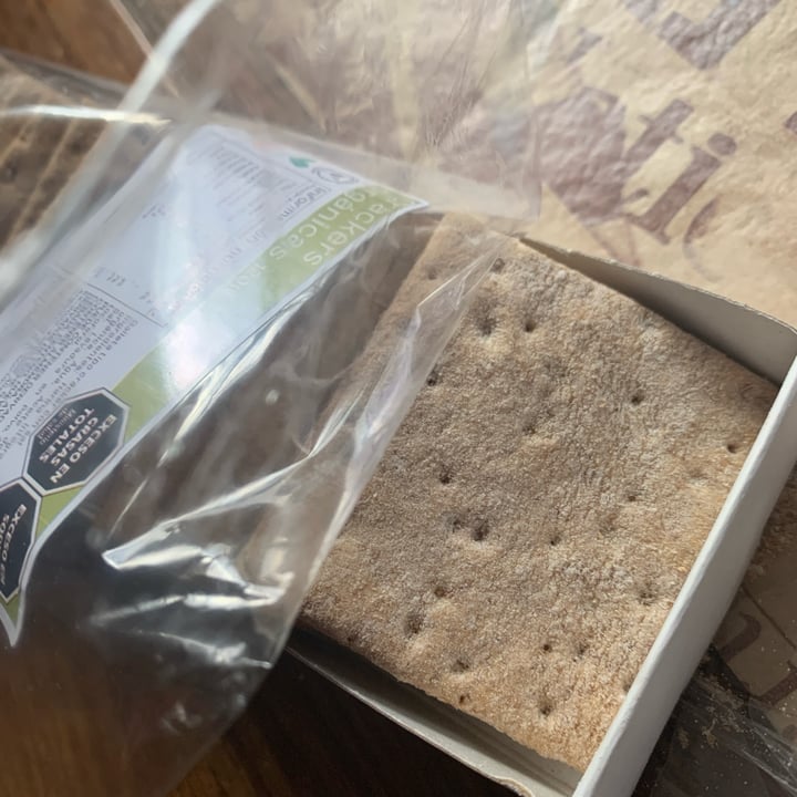 photo of Hausbrot Crackers Veganas shared by @lurethemwithfood on  18 May 2024 - review