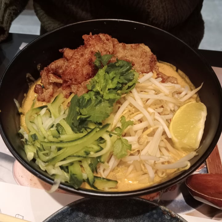 photo of Wagamama Vegan 'Chicken' Kare Lomen shared by @jabmouth on  21 Nov 2023 - review