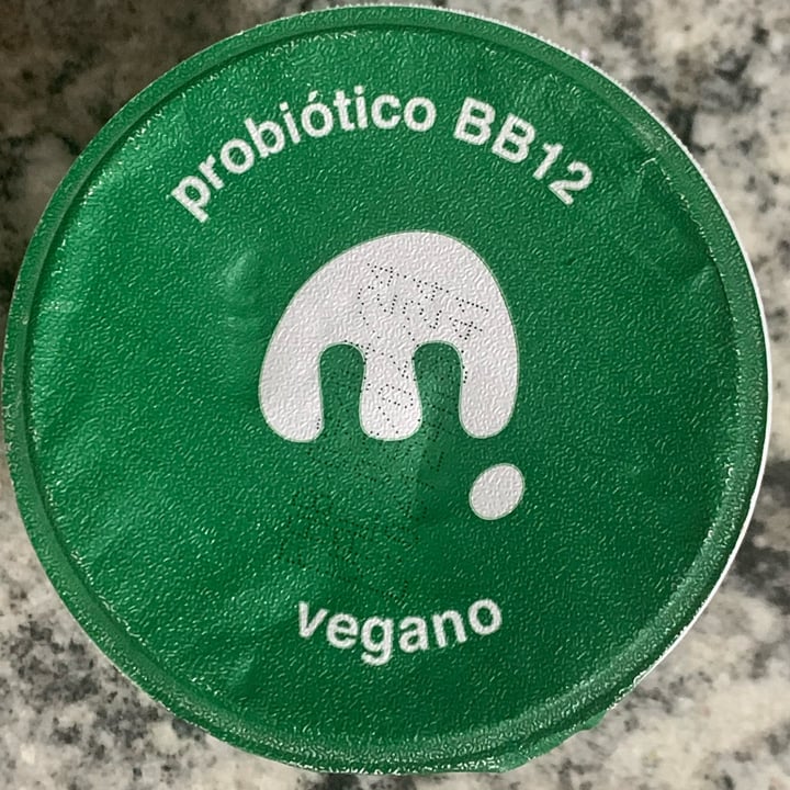 photo of Iogurte Moo Vegano Morango shared by @vimauro on  30 Apr 2024 - review