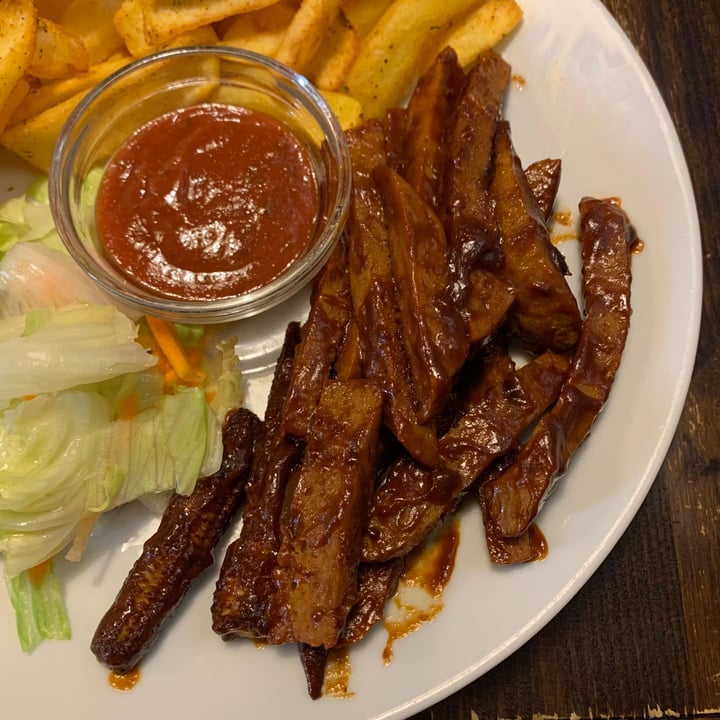 photo of Kozmosz Vegán Étterem Barbecue Seitan shared by @miriam27 on  05 Aug 2024 - review