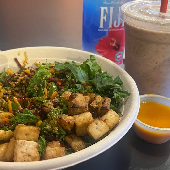 photo of CoreLife Eatery Sriracha Ginger Tofu & Ancient Grains Bowl shared by @tcstixx on  26 May 2024 - review