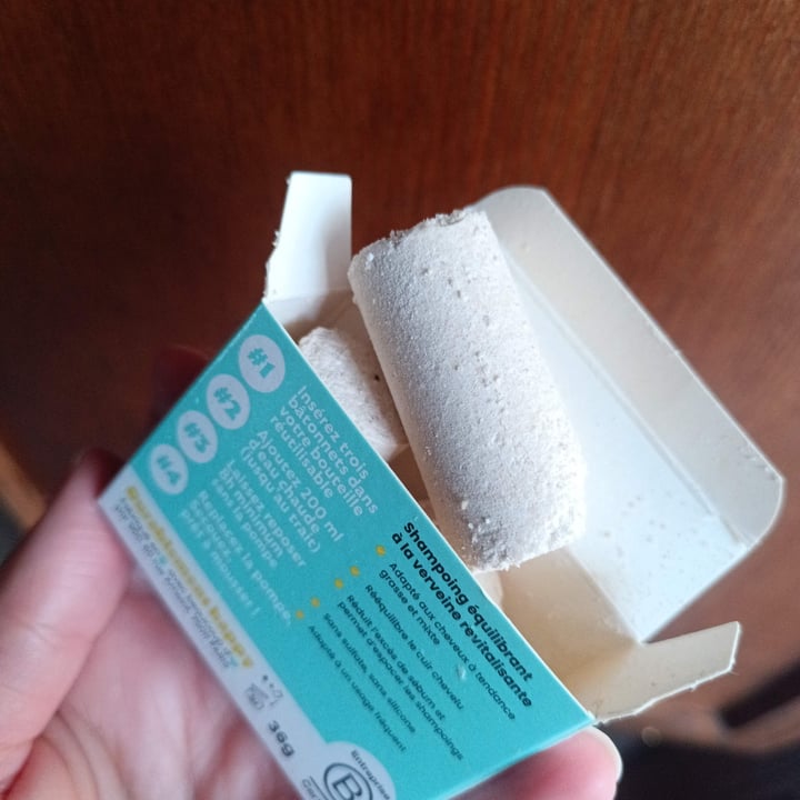 photo of 900.care shampoing equilibrant/shampoo equivalente, capelli grassi shared by @luana92 on  17 Oct 2024 - review