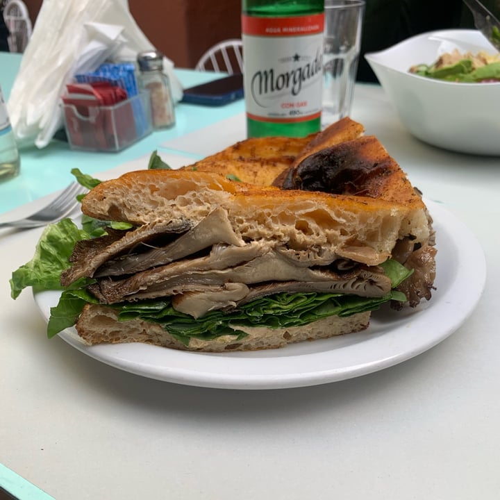 photo of Loreto Garden Bar Mushi sándwich shared by @sechague on  26 Aug 2025 - review