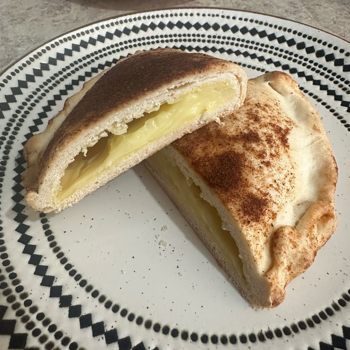 photo of Libres X Siempre - Panadería Vegana Empanada de Crema Pastelera shared by @nancy on  08 Oct 2025 - review
