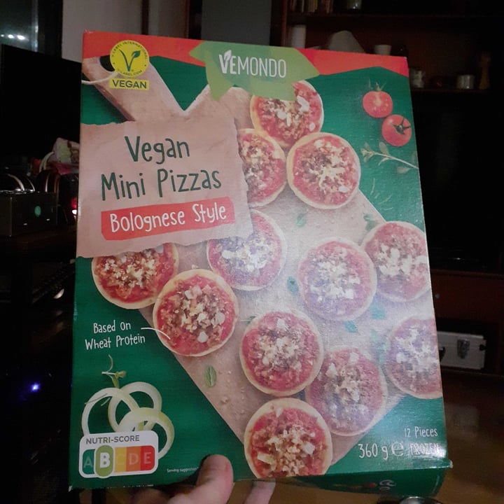 photo of Vemondo Vegan Mini Pizzas Bolognese Style shared by @lidialay on  19 Jan 2024 - review