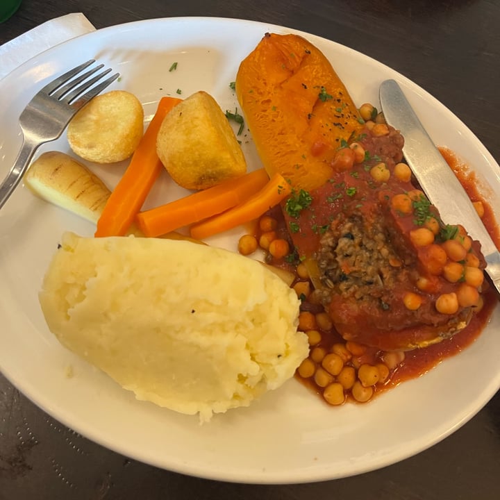 photo of The Harbour Bar Vegan Sunday Roast shared by @devon0 on  15 Jun 2025 - review
