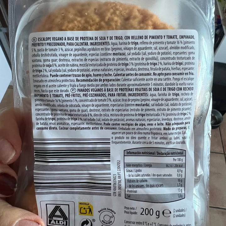 photo of My Vay (ALDI) escalopes empanados Con pimiento y Tomate shared by @smaug on  01 Mar 2025 - review