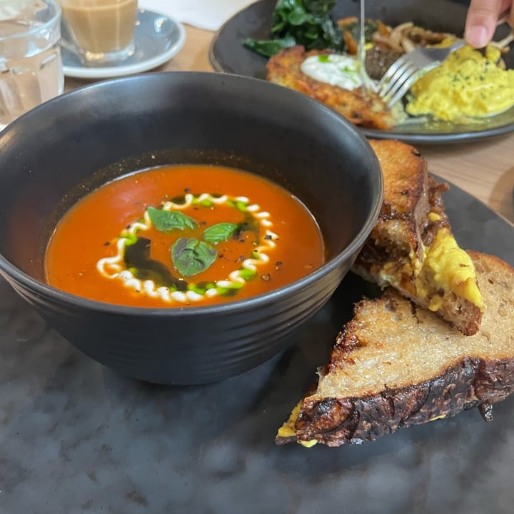 photo of Back to Eden Singapore (Cafe) roma tomato soup with sourdough shared by @laureguilbaud on  29 Aug 2023 - review