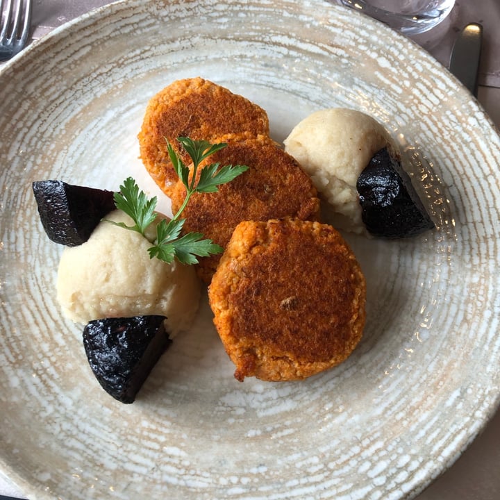 photo of Tompos Restaurant Vegan Millet Balls With Parsnip Purèe, Marinated And Roasted Beetroot shared by @zsuz on  26 Apr 2024 - review