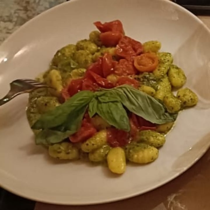 photo of Pizzi & Dixie gnocchi sin gluten con salsa de pistacho y tomates cherry shared by @irantzu on  17 Dec 2023 - review