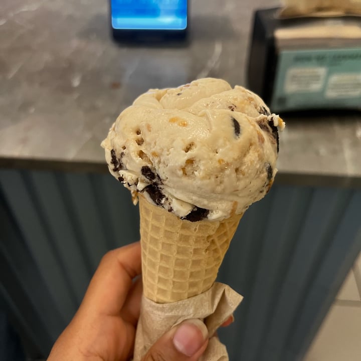photo of Van Leeuwen Ice Cream Peanut butter brownie honeycomb shared by @keenal on  18 Sep 2023 - review