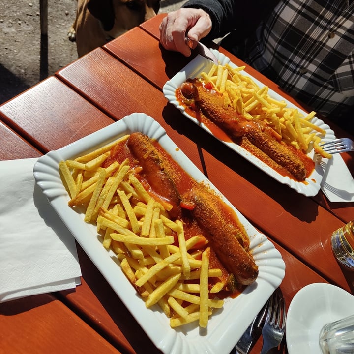 photo of Park Café Vegan Currywurst with fries shared by @botanicalcastle on  04 Apr 2024 - review
