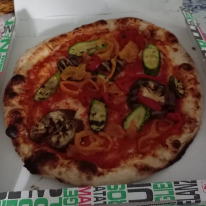 photo of Ristorante Pizzeria Totò e Peppino Pizza Vegetariana Richiesta In Forma Vegana shared by @aleolliveg on  12 Apr 2024 - review