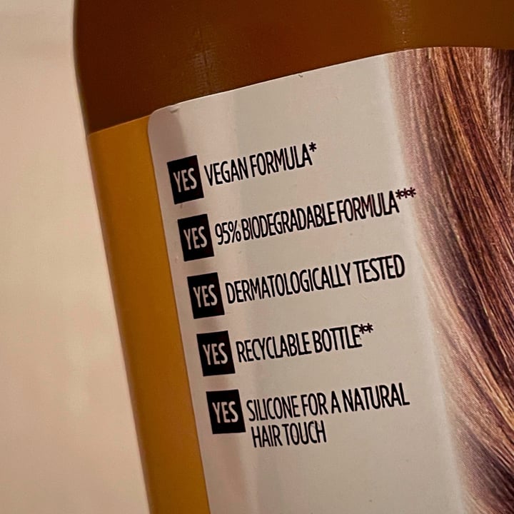 photo of Garnier Shampoo macadamia shared by @myrrysmaikku on  24 Nov 2023 - review