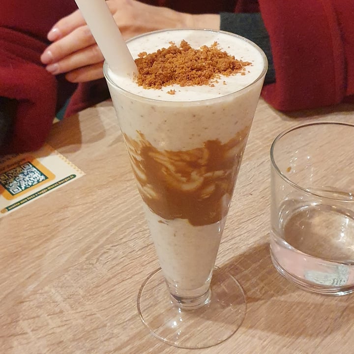 photo of Neat Burger Milano | Merlata Bloom shake caramel biscoff crunch shared by @tania- on  26 Dec 2023 - review