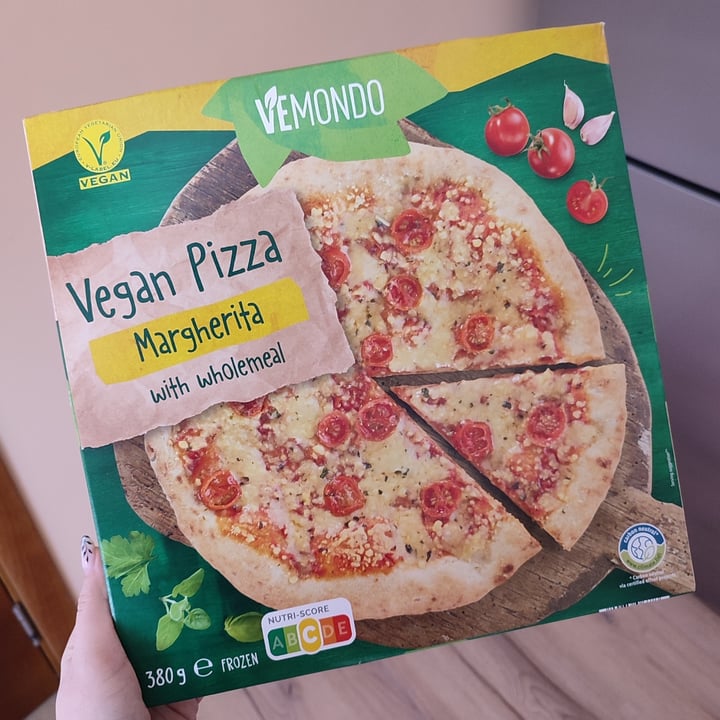 photo of Vemondo Margherita Pizza wholemeal flour shared by @flouredfingers on  17 Apr 2024 - review