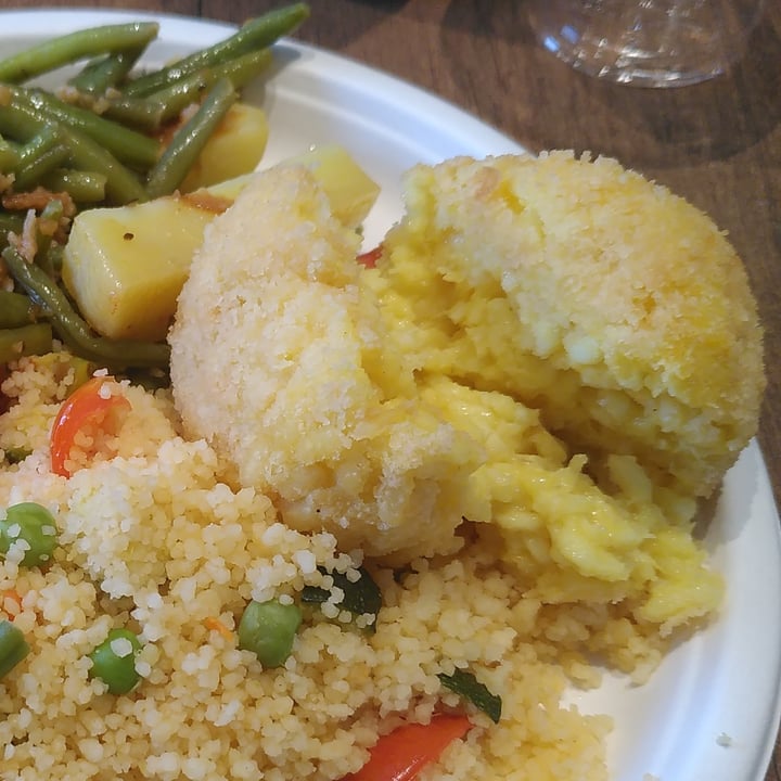 photo of Artisti del Vegetariano (Piazza Wagner) arancino zafferano shared by @merry-cherry-veg on  27 Apr 2024 - review