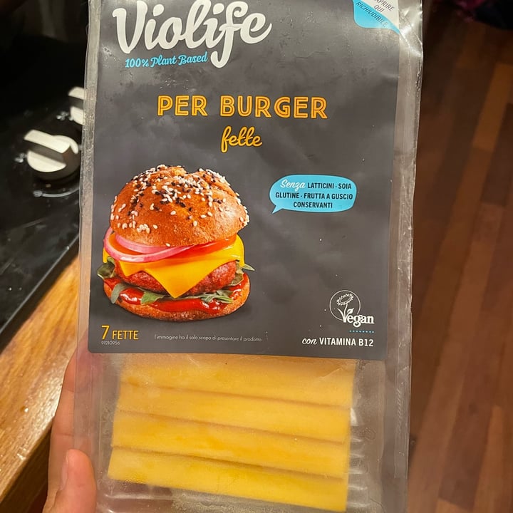 photo of Violife Fette per burger shared by @emmapecci on  09 Jul 2024 - review