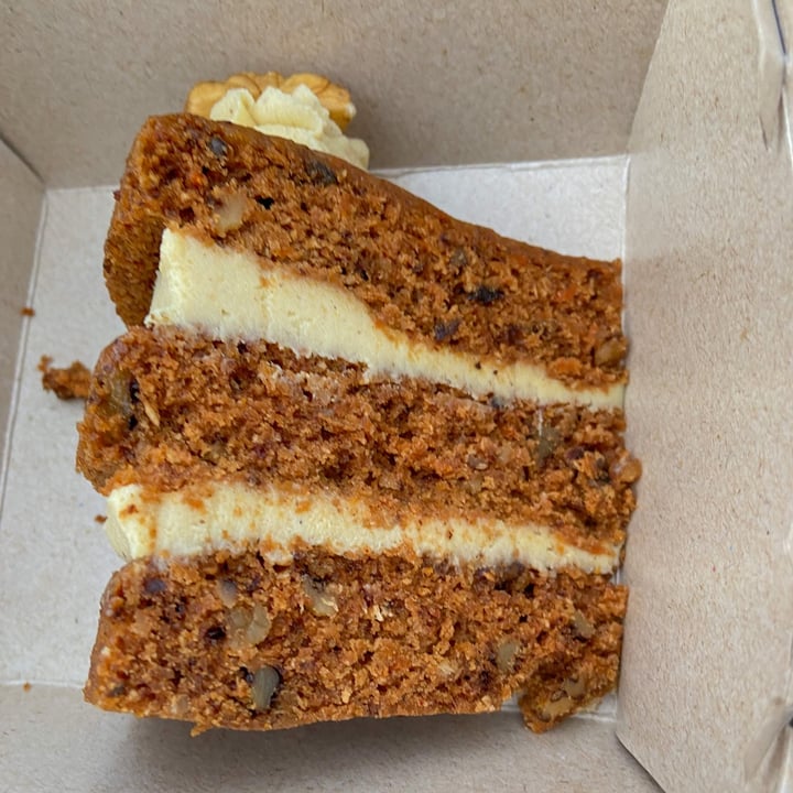 photo of Let it V - Devoto Carrot Cake shared by @veganeandoenbsas on  03 Sep 2023 - review