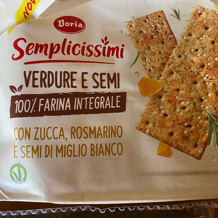 photo of I semplicissimi doria Crackers Verdura e Semi shared by @gigei on  19 Jan 2024 - review