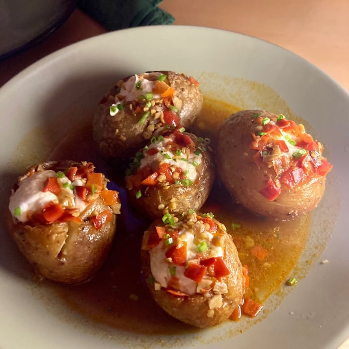 photo of La Galla Tasca Vegana Patatas Bravas shared by @curtistheweirdcat on  20 May 2024 - review